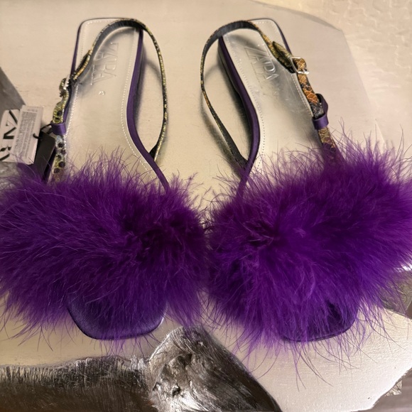 Zara blue collection purple faux fur flat sandals - Picture 4 of 5